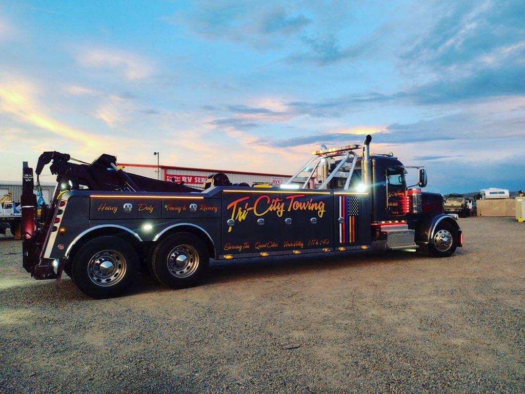 12621610-1 | Tri-City Towing Tri City Towing Heavy Wrecker Service